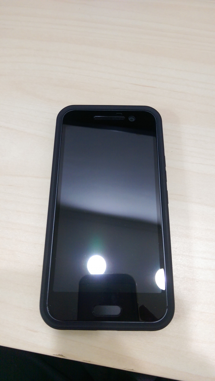HTC 10 滿版玻璃貼浮邊改善方法