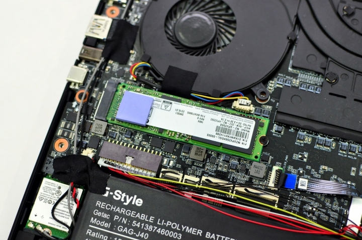 GIGABYTE Aero 14，電競，商務結合於一身的遊戲商務機
