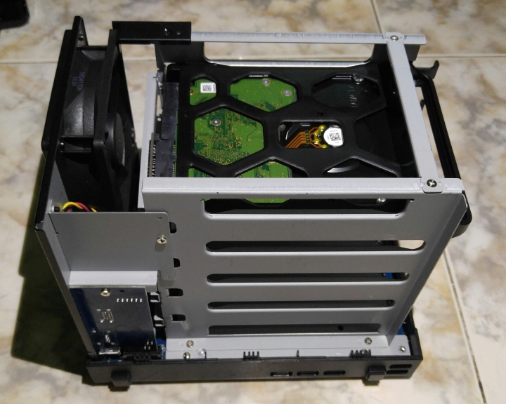 Synology DS916+ 半殘開箱...