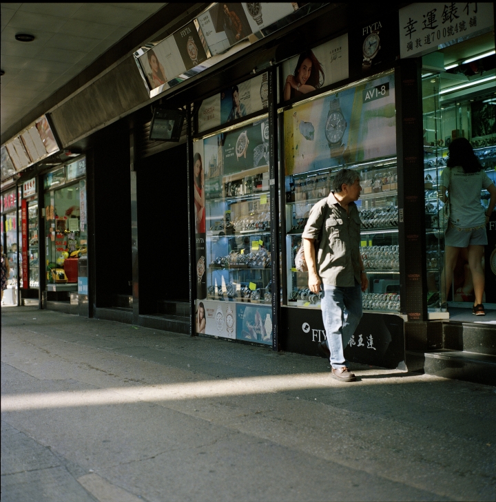 大家好，初來之第一貼(Bronica S2)