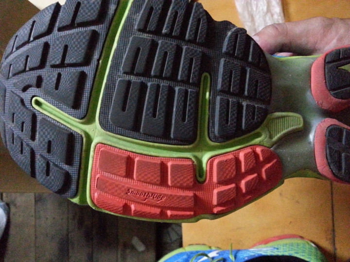 ASICS跟MIZUNO鞋子的疑問!!!
