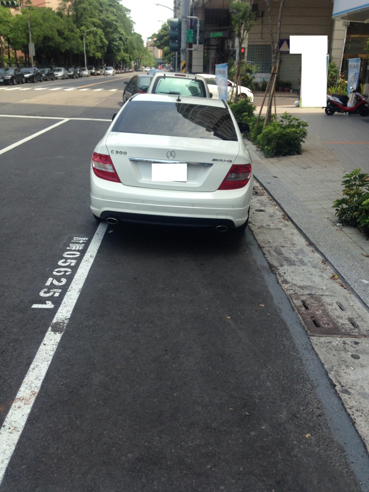 這樣停車  真是偷機  收費員跳過不開單