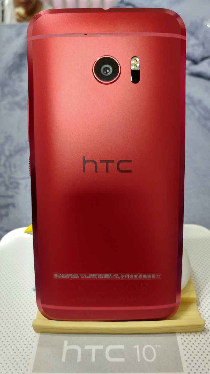 久違的HTC  夕光紅 10  開箱