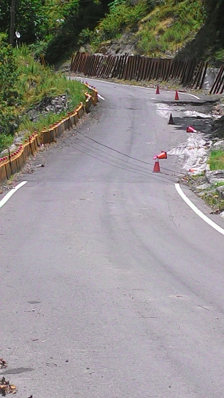 梨山29公里的路也太爛了吧！