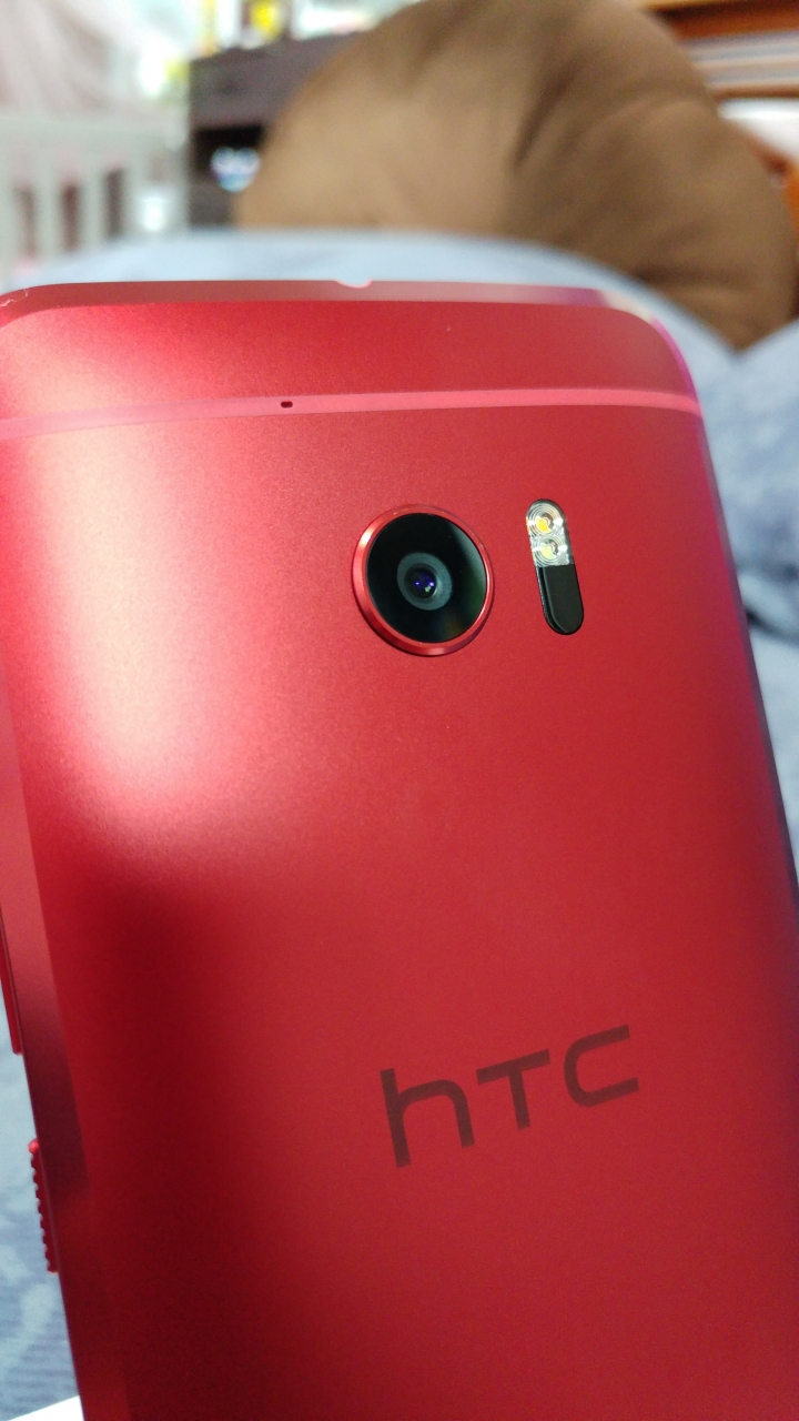 久違的HTC  夕光紅 10  開箱