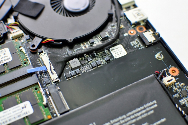GIGABYTE Aero 14，電競，商務結合於一身的遊戲商務機