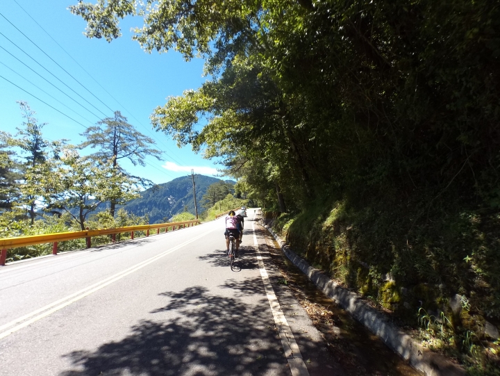 粉嶺族～來去花蓮住一晚，跟著車隊去東進
