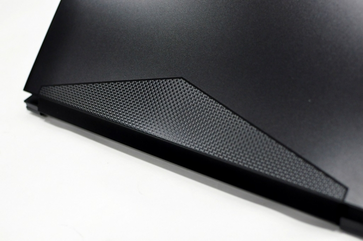 GIGABYTE Aero 14，電競，商務結合於一身的遊戲商務機