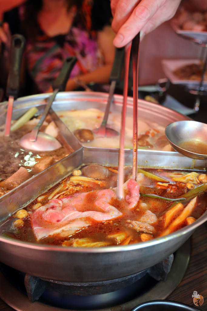 [桃園]中壢雍殿鴛鴦麻辣鍋,吃到飽的頂級食材,濃郁的火鍋湯頭  by蛋拔
