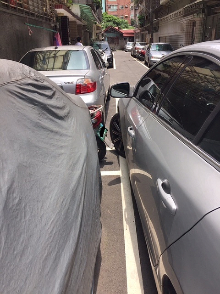 第一次擦撞別人的車，有什麼要注意的嗎QQ