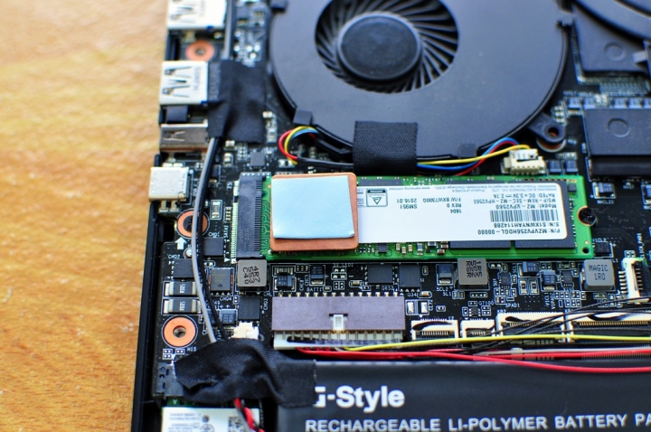 GIGABYTE Aero 14，NVMe SSD組RAID0的教學與測試