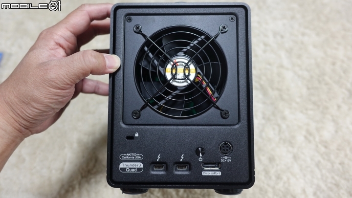 [開箱分享] 稱心快意 AKiTiO Thunder3 Quad 雷霆戰艦 3