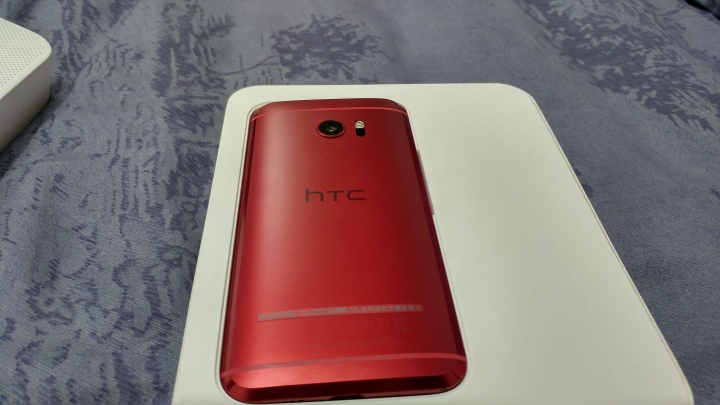 久違的HTC  夕光紅 10  開箱
