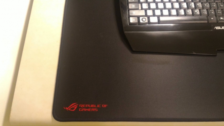 ROG Sheath 900mmX440mm超大滑鼠塾入手