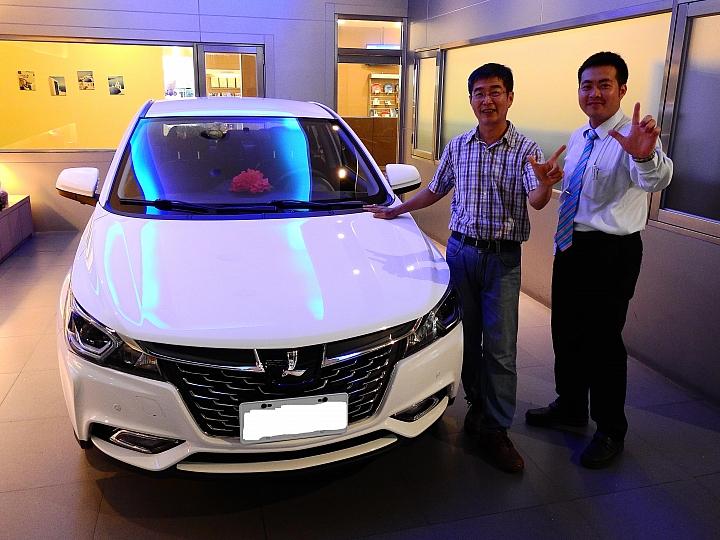 第一台Luxgen S3開箱文