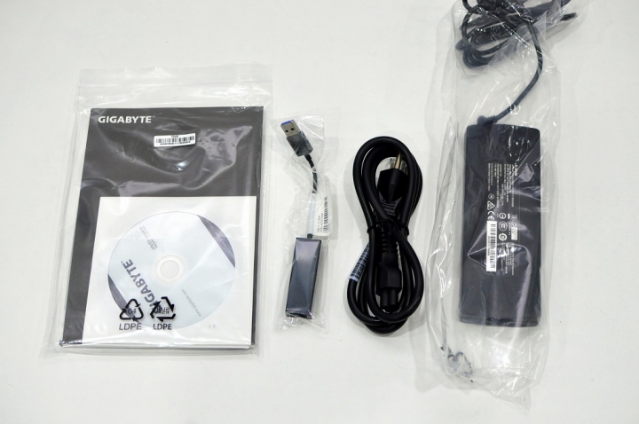 GIGABYTE Aero 14，電競，商務結合於一身的遊戲商務機