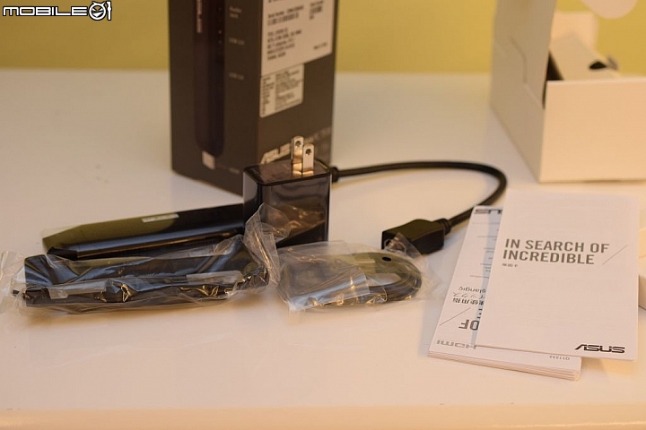 華碩 VivoStick PC (TS10) 電腦棒， 輕巧迷你帶著走[開箱]