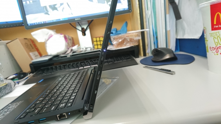 [簡單開箱] toshiba dynabook RX82 (Portege Z20t)