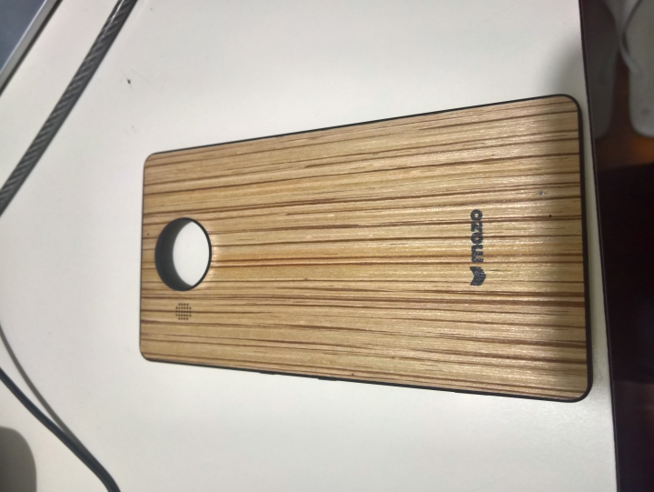 [分享] Lumia 950 XL的 Mozo木殼