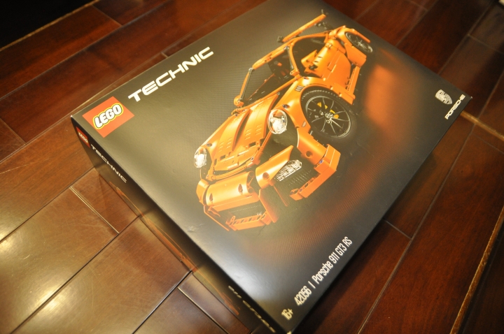 [ LEGO Technic ]  Porsche 911 GT3 RS 開箱