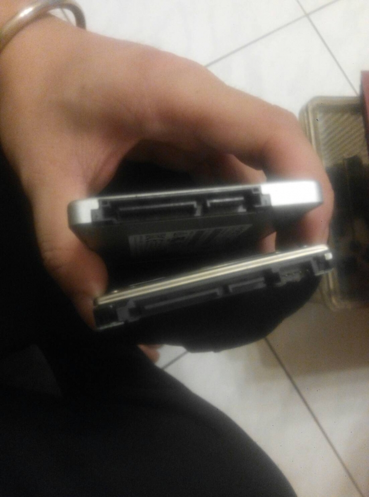 請問電腦達人 ~~~ 人在線上