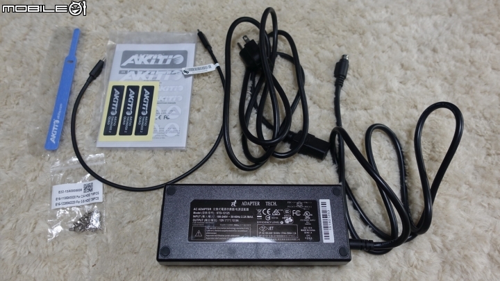 [開箱分享] 稱心快意 AKiTiO Thunder3 Quad 雷霆戰艦 3