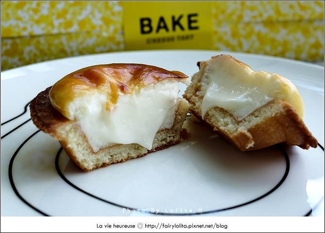 《北市中山區♥食記》BAKE CHEESE TART。北海道銷售傳奇～外酥內滑，三種起司融合的絕妙滋味，現在在台灣也吃得到囉！(中山站) / 霜淇淋 牛奶 新光三越 南西店 托特包