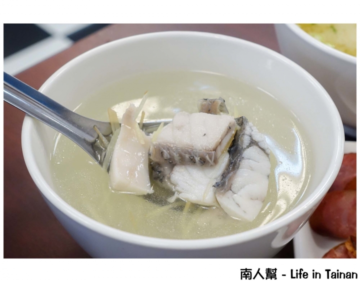 【台南南區-美食】龍膽石斑魚湯│鱸魚湯│肉燥飯│深海魚套餐 ~~ 文南森深海鮮魚湯