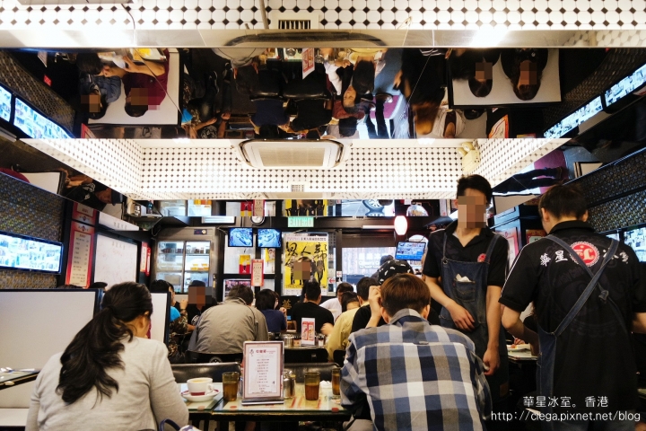 【香港│旺角美食】華星冰室✈傳統港式早餐組合、滑嫩炒蛋很厲害│港星環繞的冰室，連陳奕迅都大力推薦