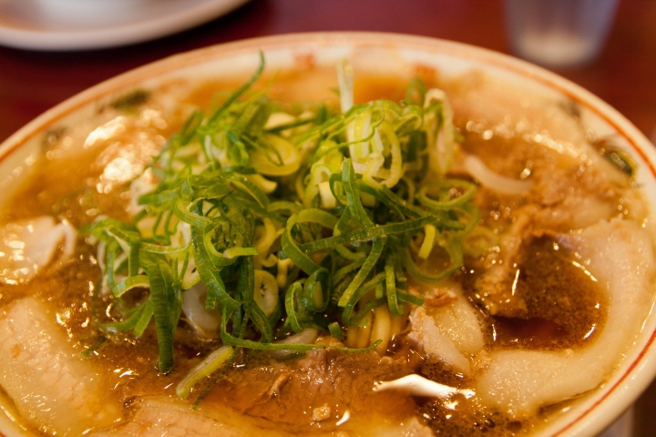 【美食。食記】京都 第一旭 拉麵 醬湯略鹹 肉味過豔