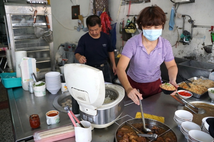 [台南][善化區] 中興路 無名筒仔米糕、肉燥飯、肉焿