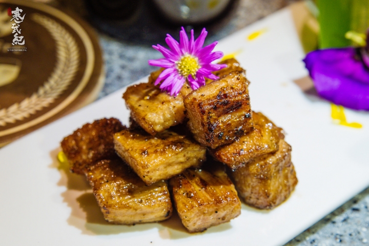 Topfire 頂焰精肉小酒館‧市民大道｜精緻無菜單料理的究極進化‧小包子超感動生日派對！
