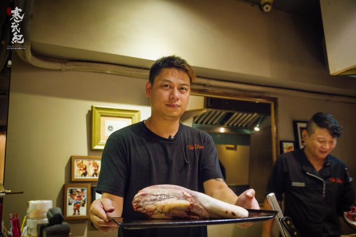 Topfire 頂焰精肉小酒館‧市民大道｜精緻無菜單料理的究極進化‧小包子超感動生日派對！