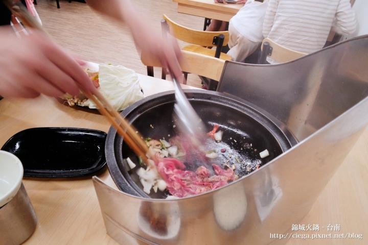 【台南中西│火鍋】錦城石頭火鍋│大骨湯底超鮮甜、原後甲圓環韓城重新開幕│適合家庭聚餐、CP值頗高