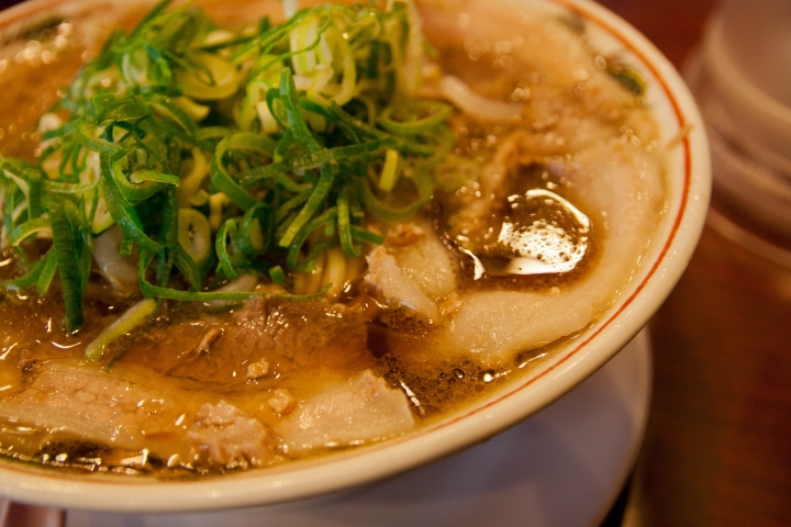 【美食。食記】京都 第一旭 拉麵 醬湯略鹹 肉味過豔