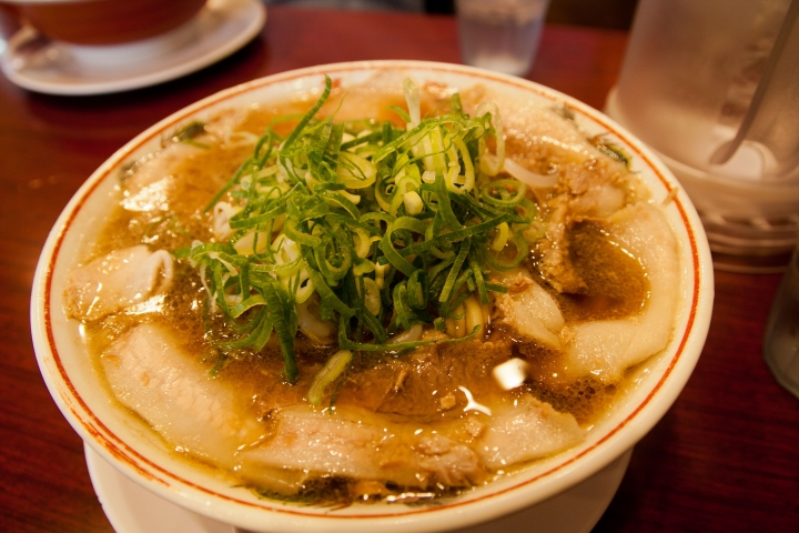【美食。食記】京都 第一旭 拉麵 醬湯略鹹 肉味過豔