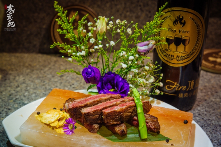 Topfire 頂焰精肉小酒館‧市民大道｜精緻無菜單料理的究極進化‧小包子超感動生日派對！