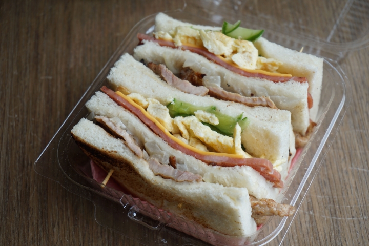 【ㄍㄧㄥ夯碳烤吐司】豐富夾料早餐