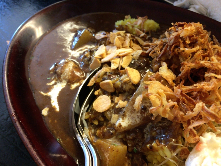【美食。食記】東京 池袋 カレーは飲み物 薑黃芬芳 咖哩濃香 咖哩是好喝又加料的飲料 咖哩飯