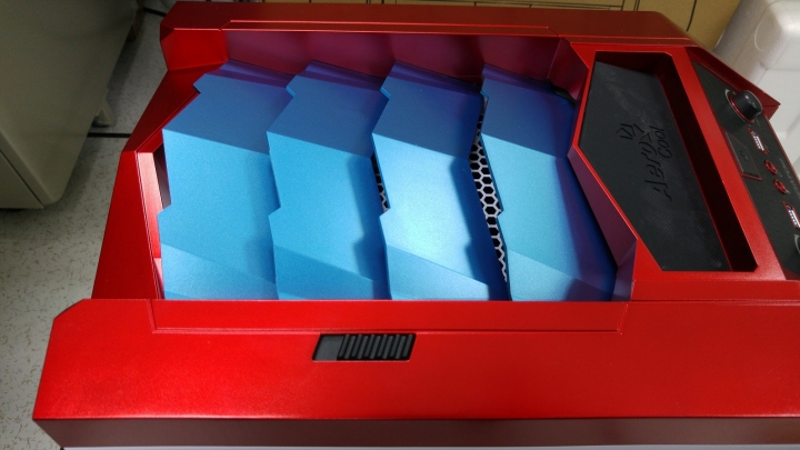 AeroCool XPredator Cube BR Editon 簡易開箱