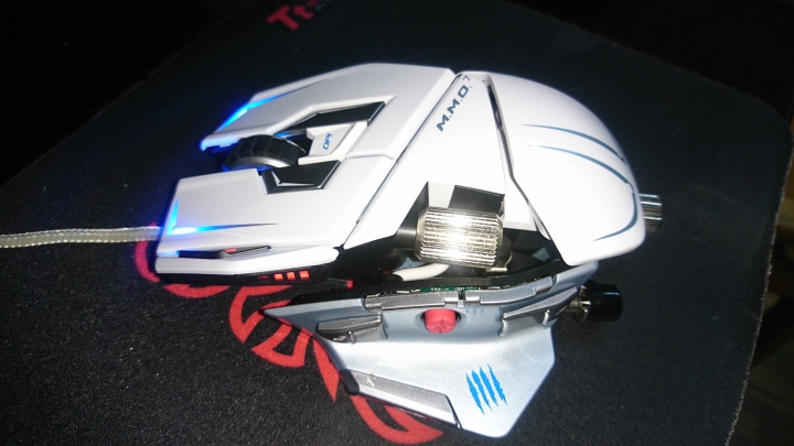 [開箱]Mad Catz Cyborg M.M.O.7 雪白版