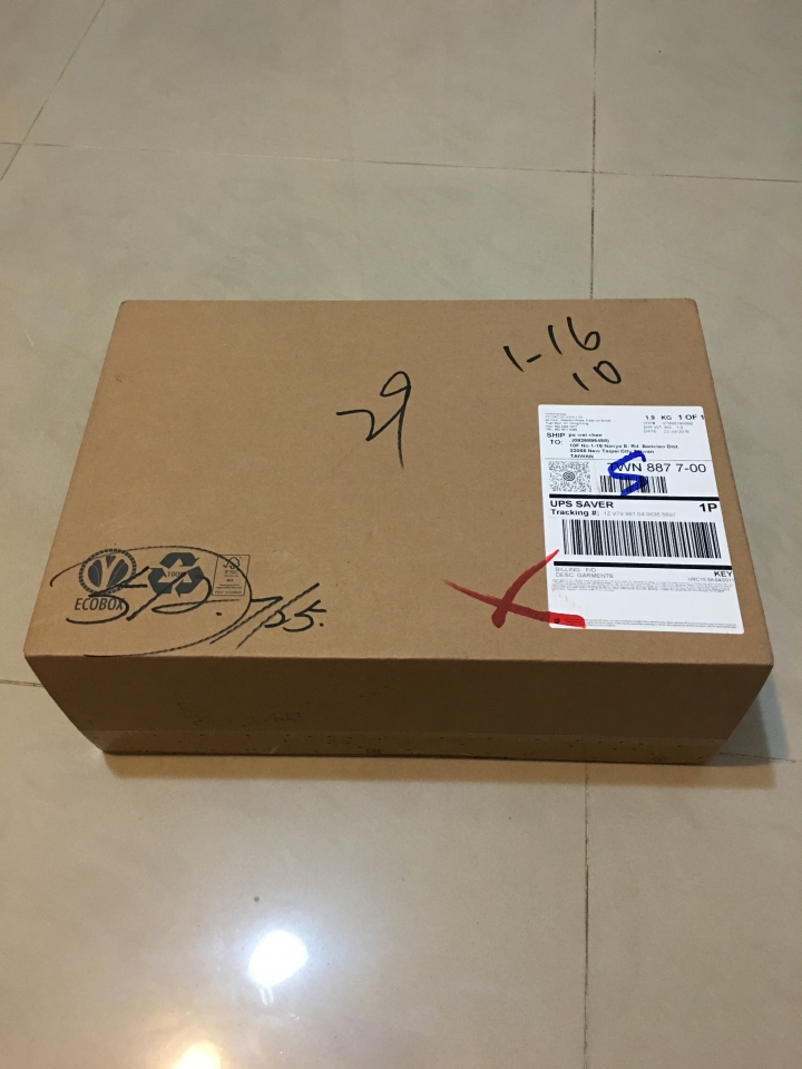 {開箱}COMMON PROJECTS original vintage low navy 41號