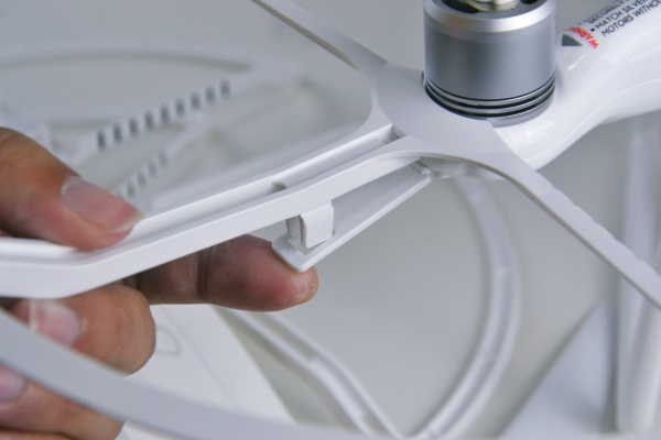 [開箱文] DJI 大疆 PHANTOM 4 最智慧的空拍機，未來無限可能。