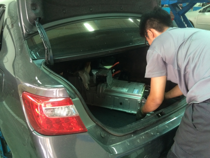 camry hybird 換大電池記(內有保固問題)(0708更新在本文)