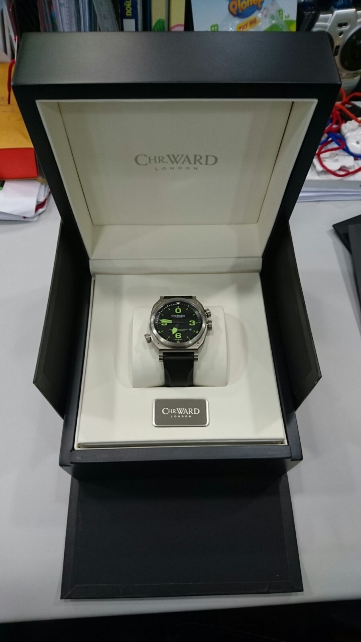 [ 開箱 ] 人生第一隻 1000M 手錶 Christopher Ward