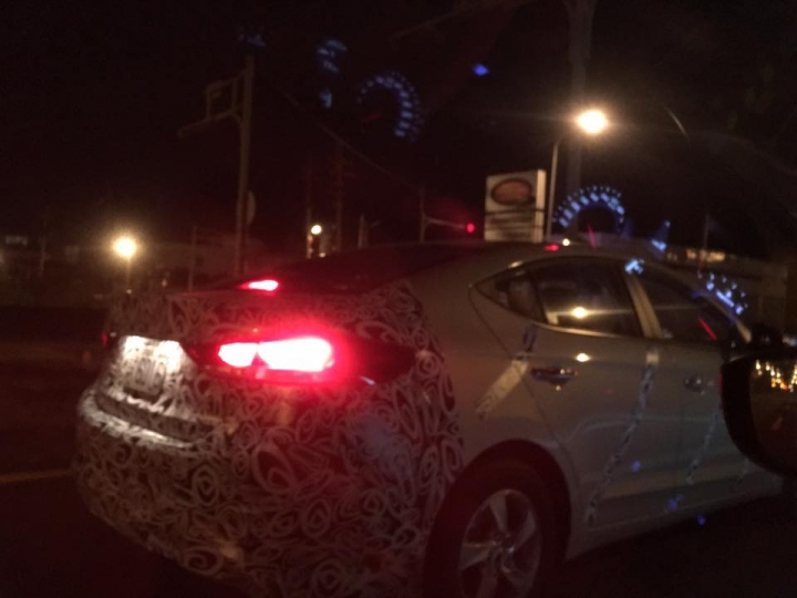 All New Elantra(偽裝照)看來快上市了!