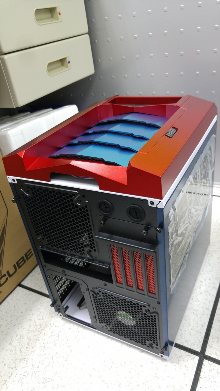 AeroCool XPredator Cube BR Editon 簡易開箱