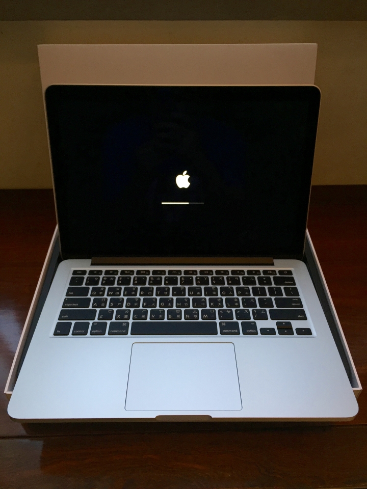 MacBook Pro 13 Retina(含 Beats Solo2 無線耳機)教育版開箱