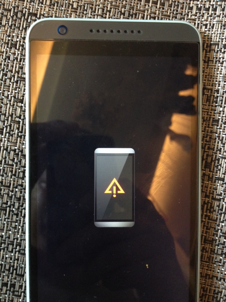 hTC 820s 卡在開機LOGO畫面