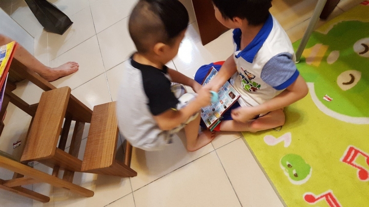 [開箱分享] 日本HARAC 適合小孩用的剪刀、勞作用具 [圖多]